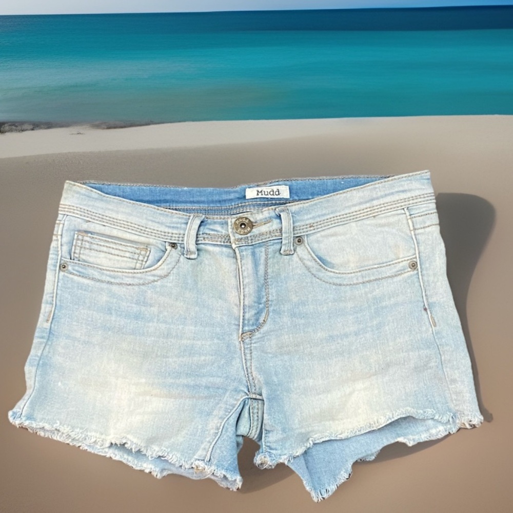 Mudd Light Wash Blue Denim Cut Off Frayed Shorts Midi Low Rise Juniors Size 9